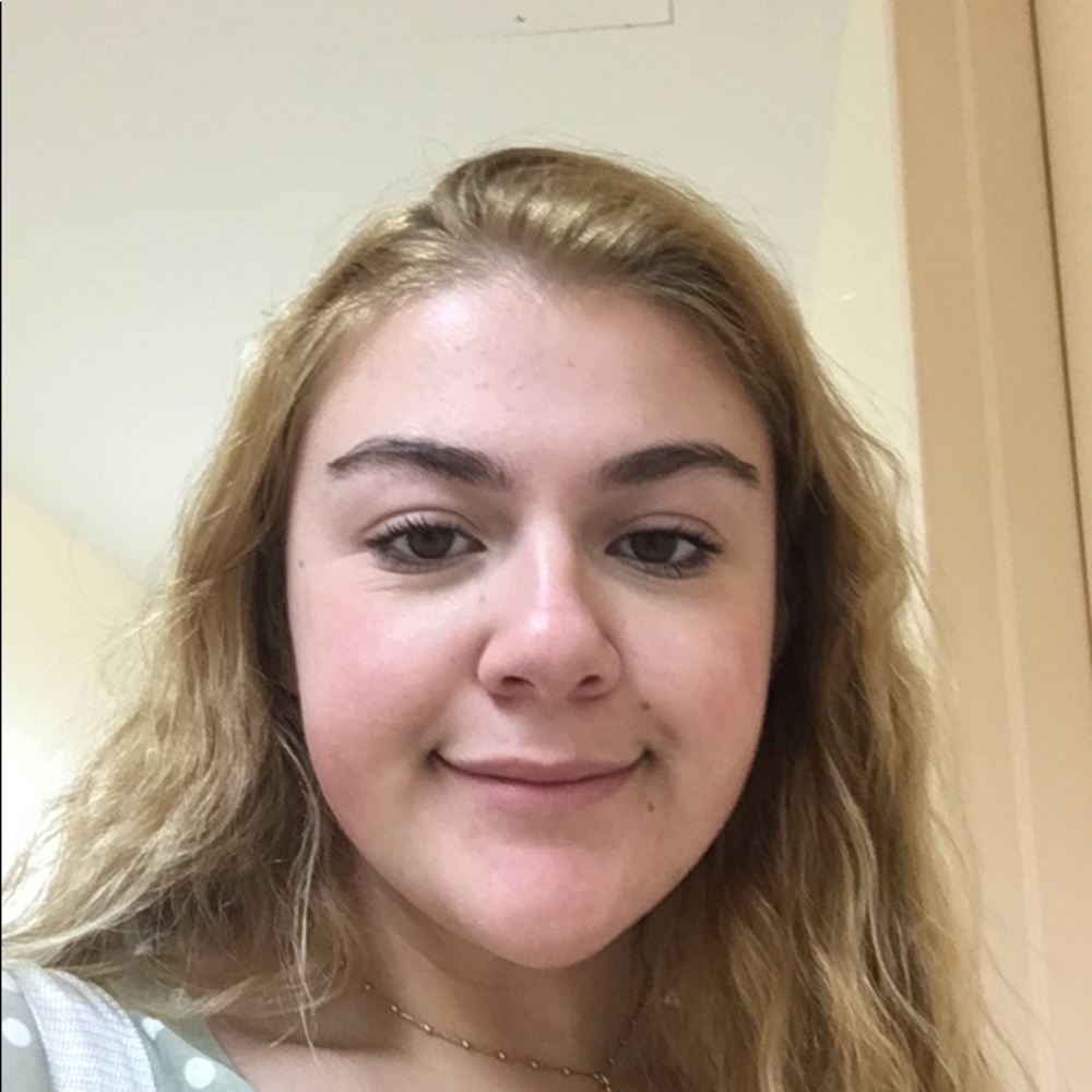 Meet your Posher, Lia